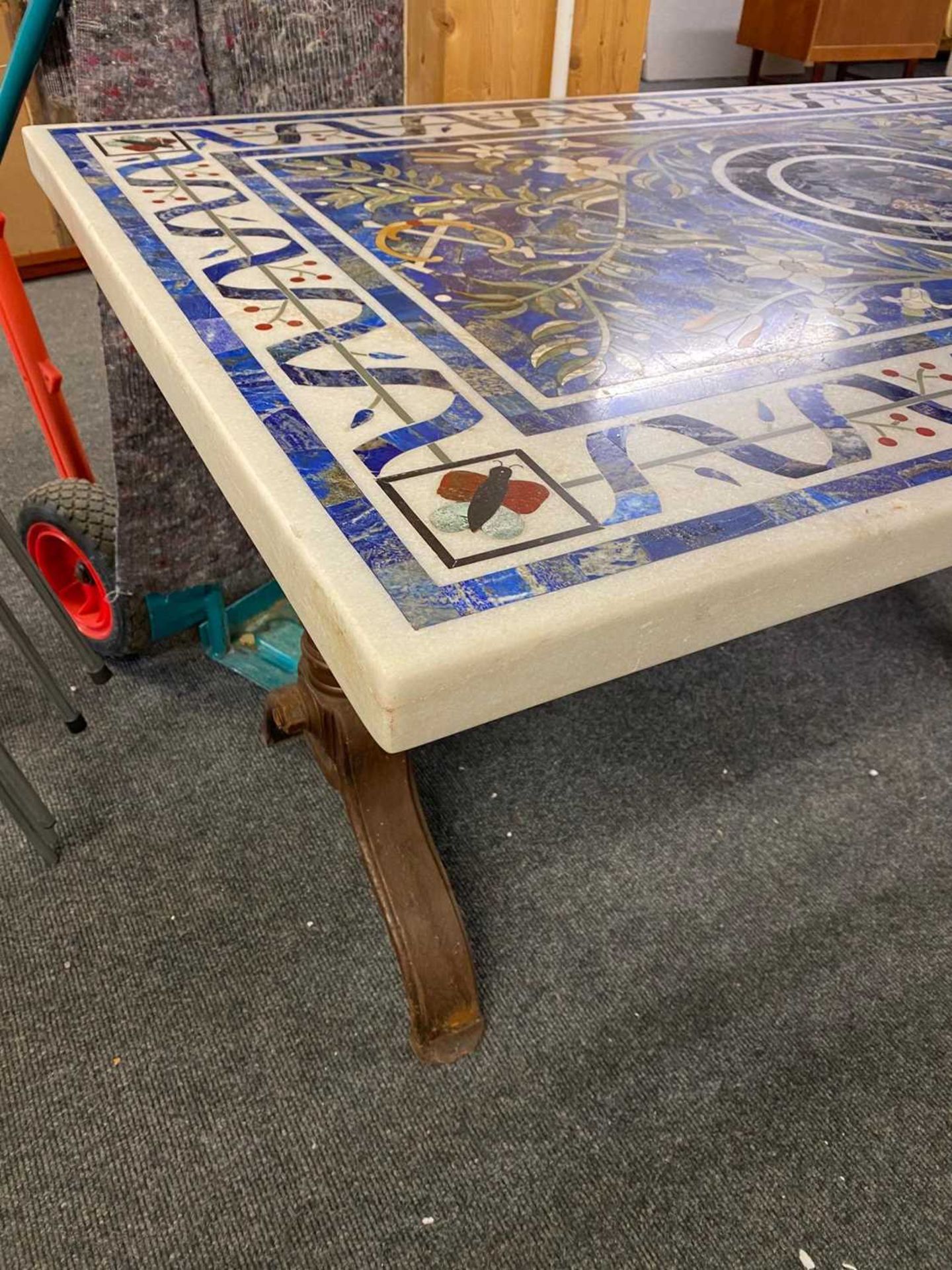 A pietra dura and marble slab top table, - Bild 6 aus 8