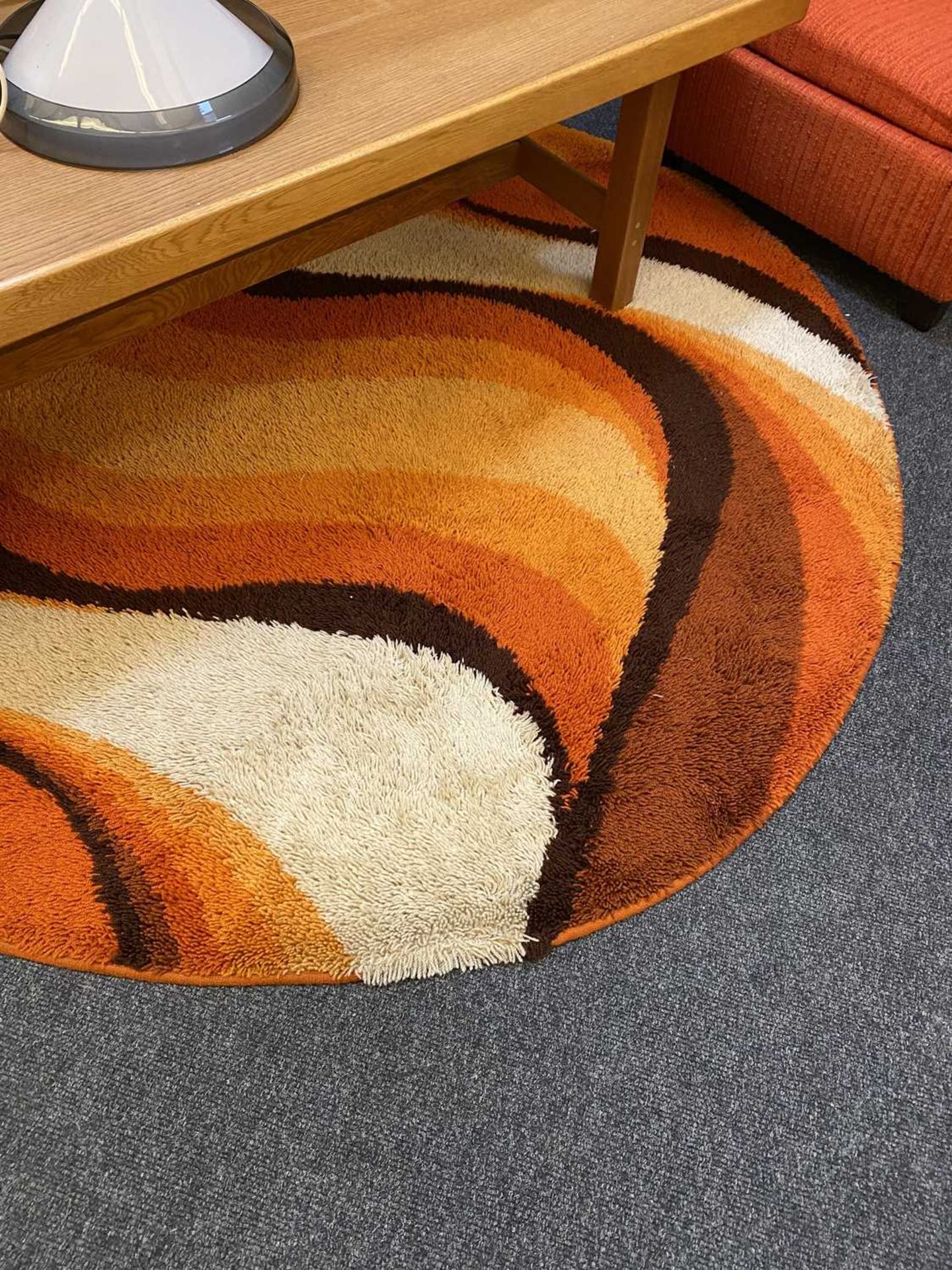 An orange, brown and beige wool carpet, - Bild 3 aus 7