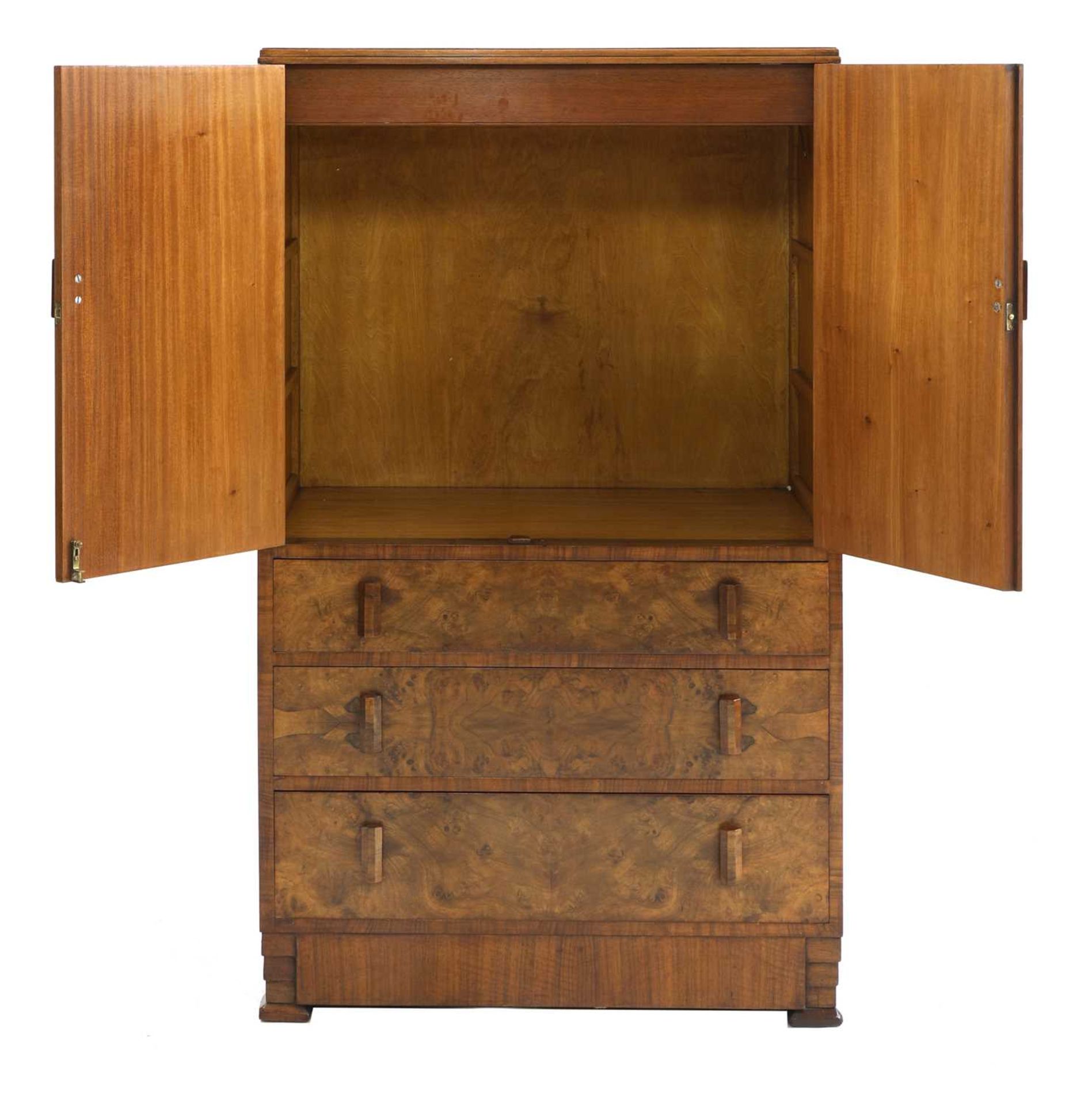 An Art Deco burr walnut dressing cabinet, - Bild 2 aus 4