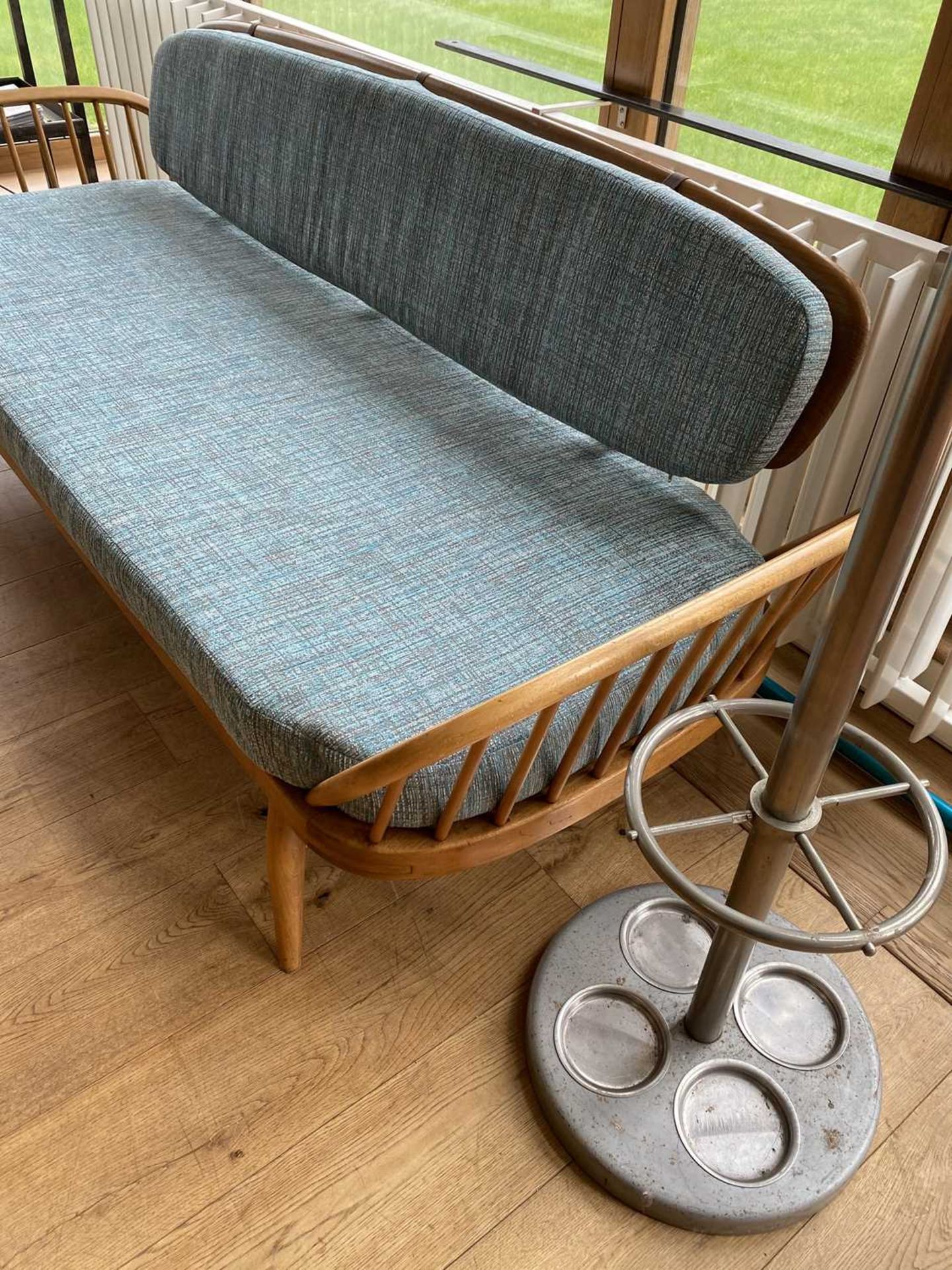 An Ercol light elm studio settee/daybed, - Bild 5 aus 11