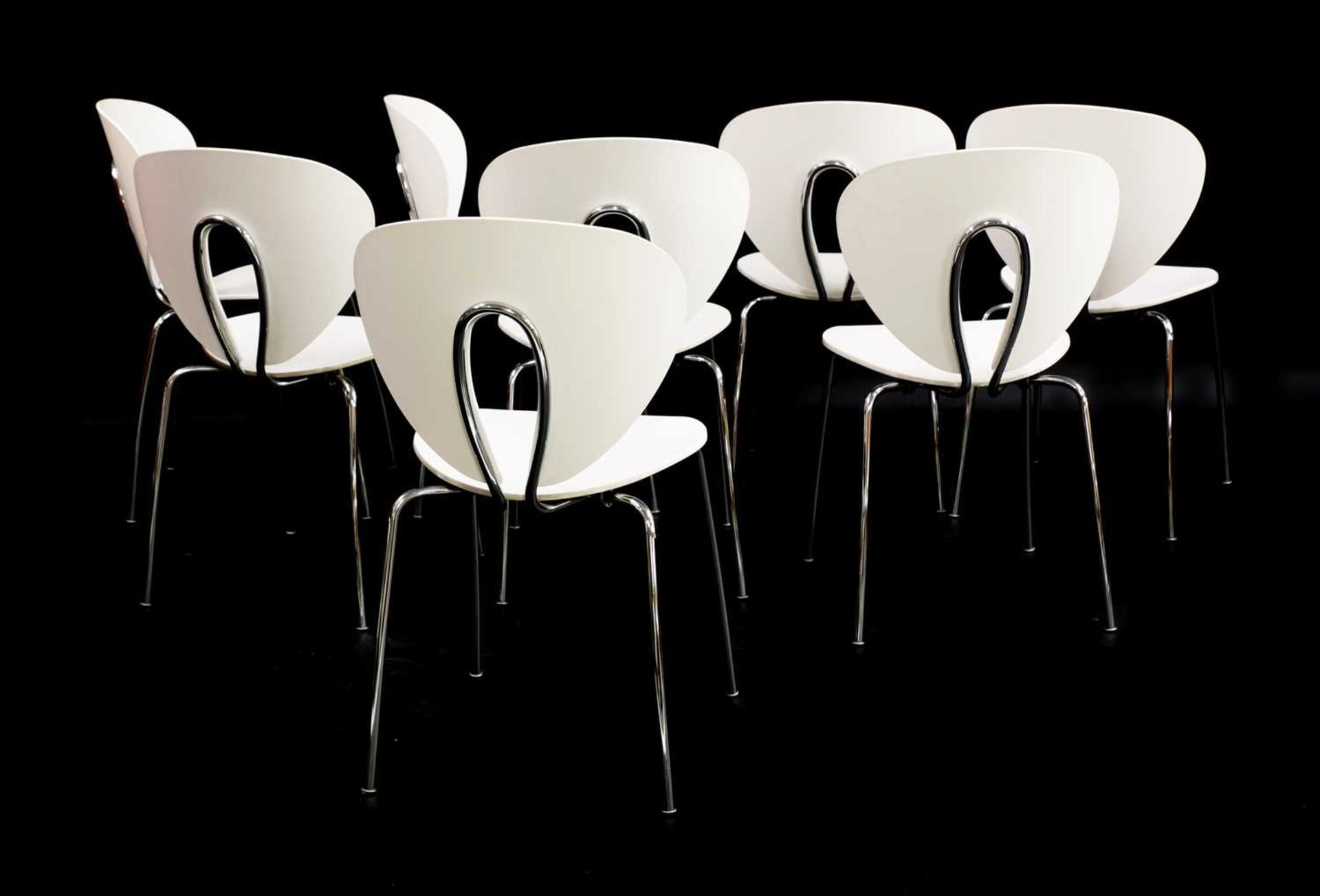 A set of eight Globus 200 chairs, - Bild 3 aus 3