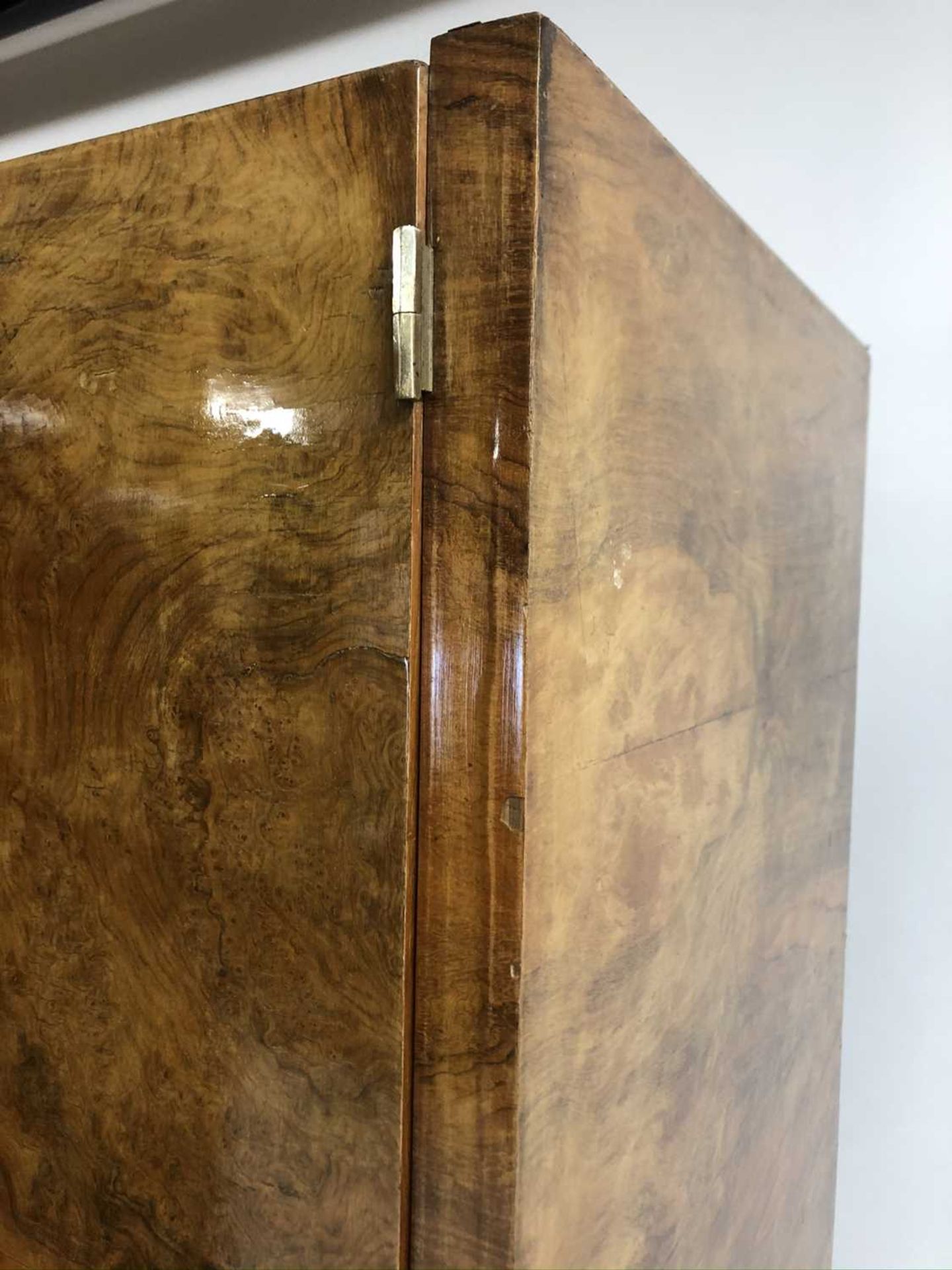 A large Art Deco burr walnut wardrobe, - Bild 11 aus 13