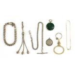 A small quantity of jewellery,