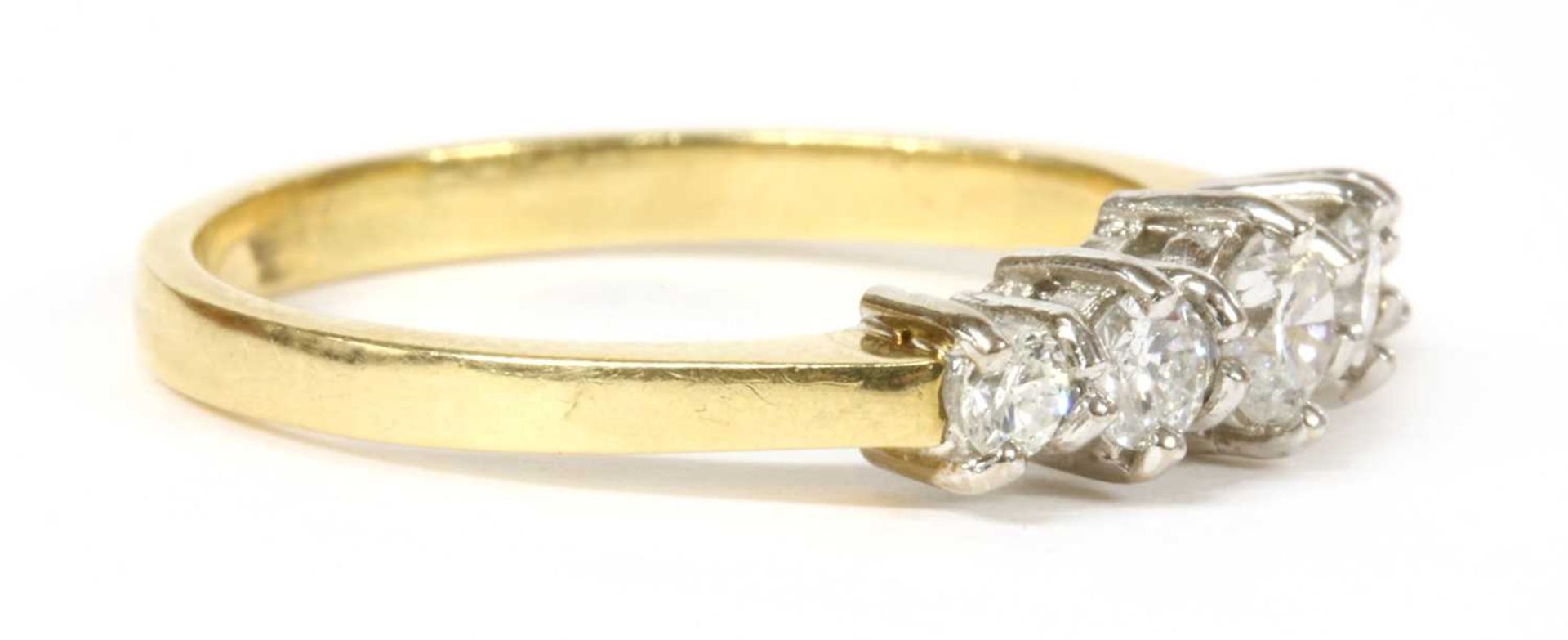 An 18ct gold five stone diamond ring, - Bild 3 aus 6