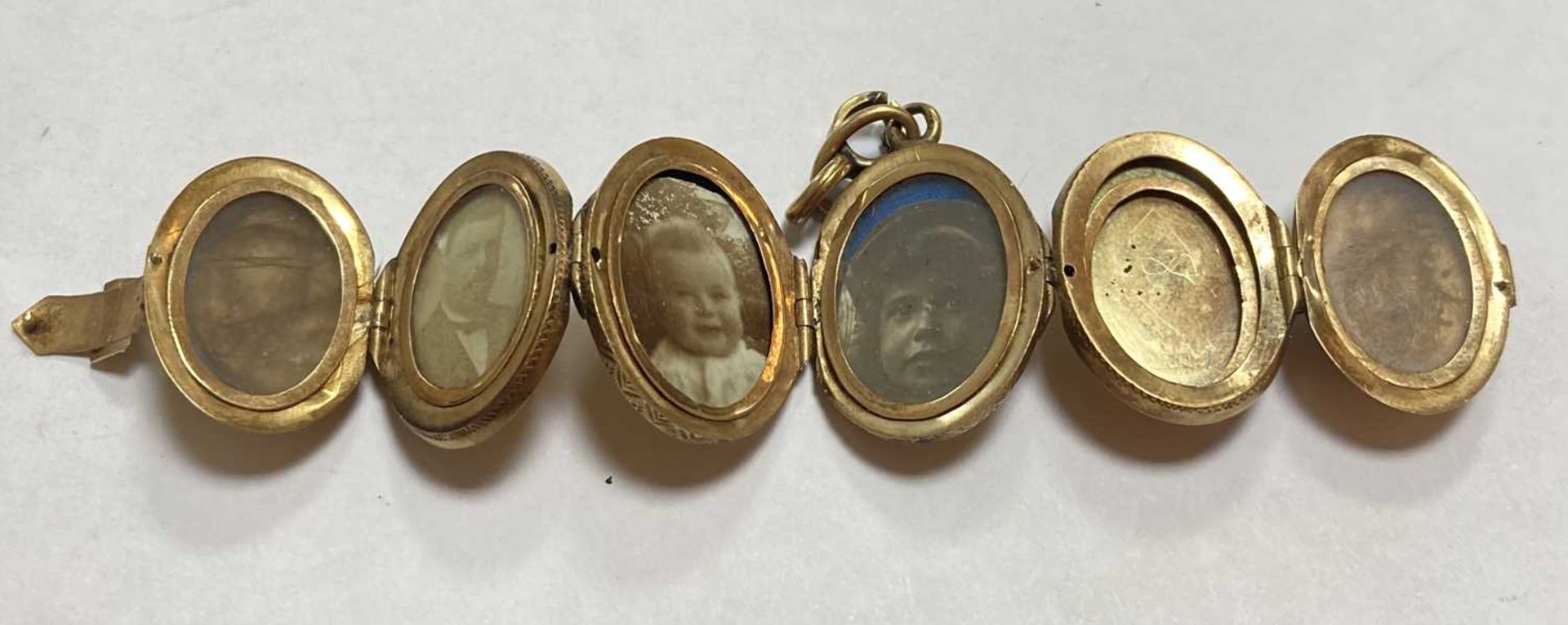 A gold egg form multi-photo 'family' locket, - Bild 7 aus 13