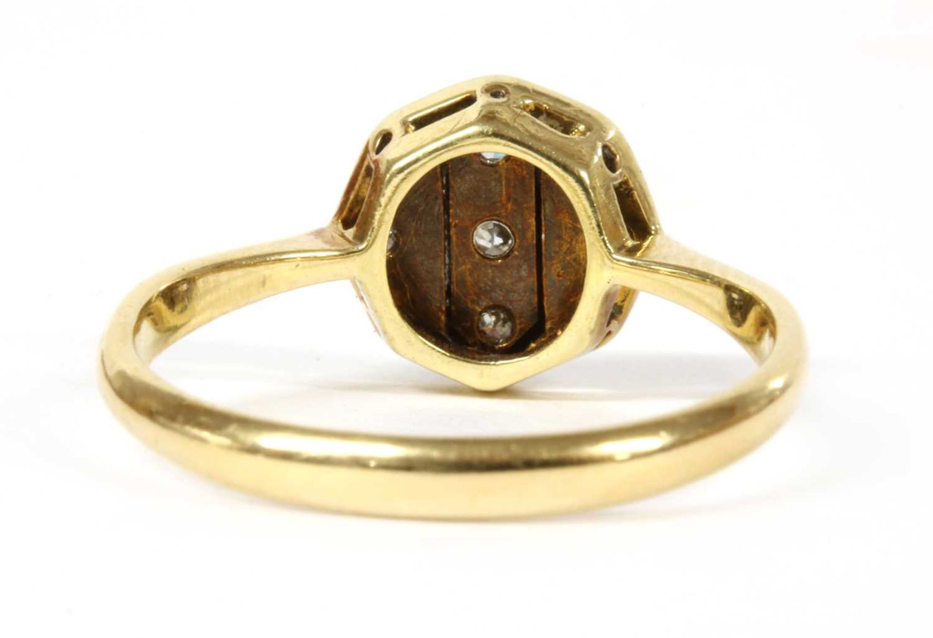 A gold diamond ring, - Bild 2 aus 3