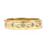 A 9ct gold paste ring,