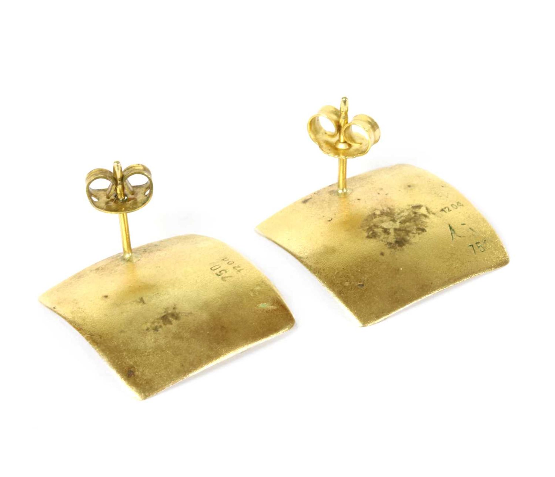 A pair of gold stud earrings, - Bild 2 aus 2