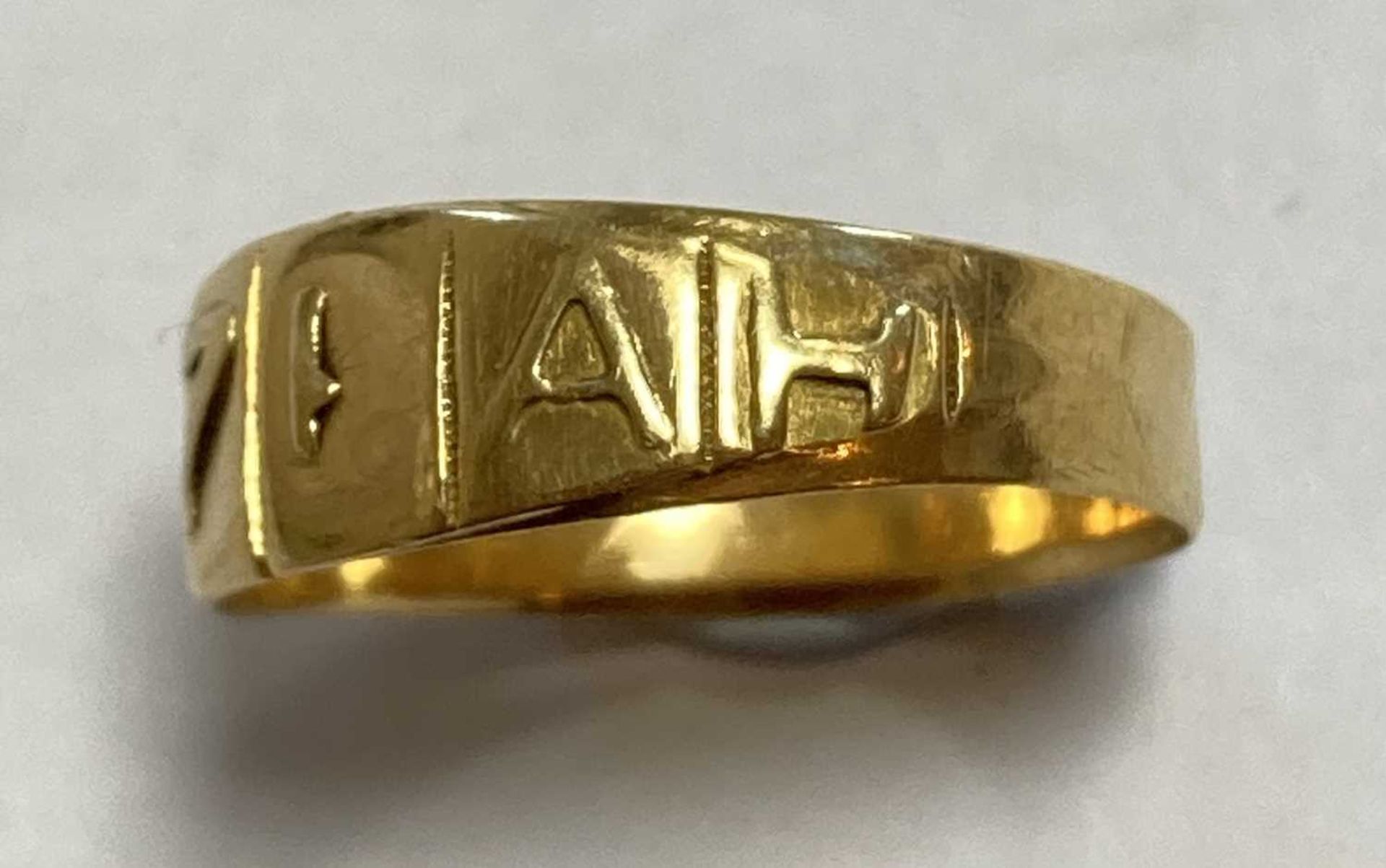 A Victorian 18ct gold Mizpah ring, - Bild 4 aus 4