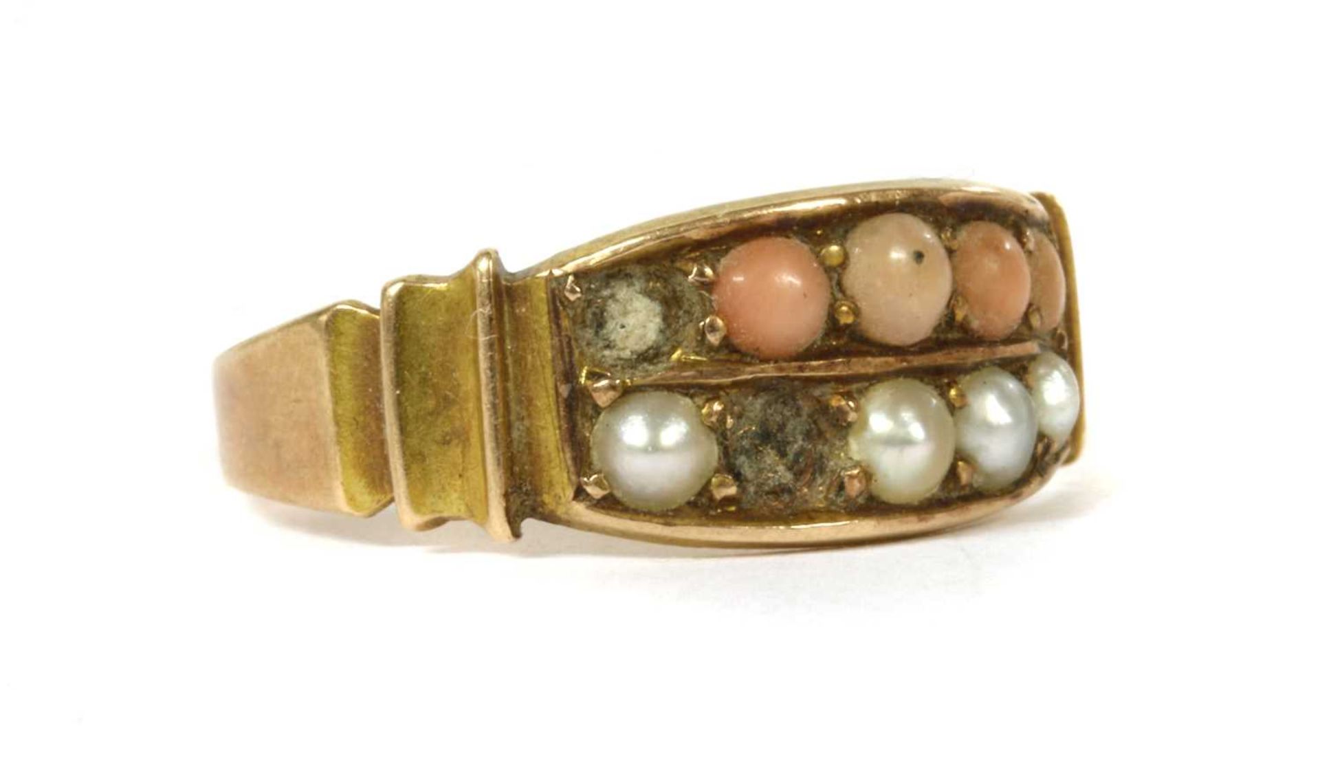 A Victorian 15ct gold coral and split pearl ring, - Bild 3 aus 3