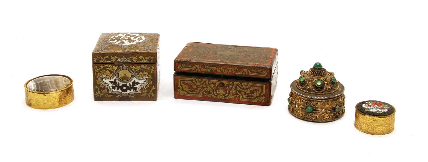 A collection of pill boxes, trinkets and similar,