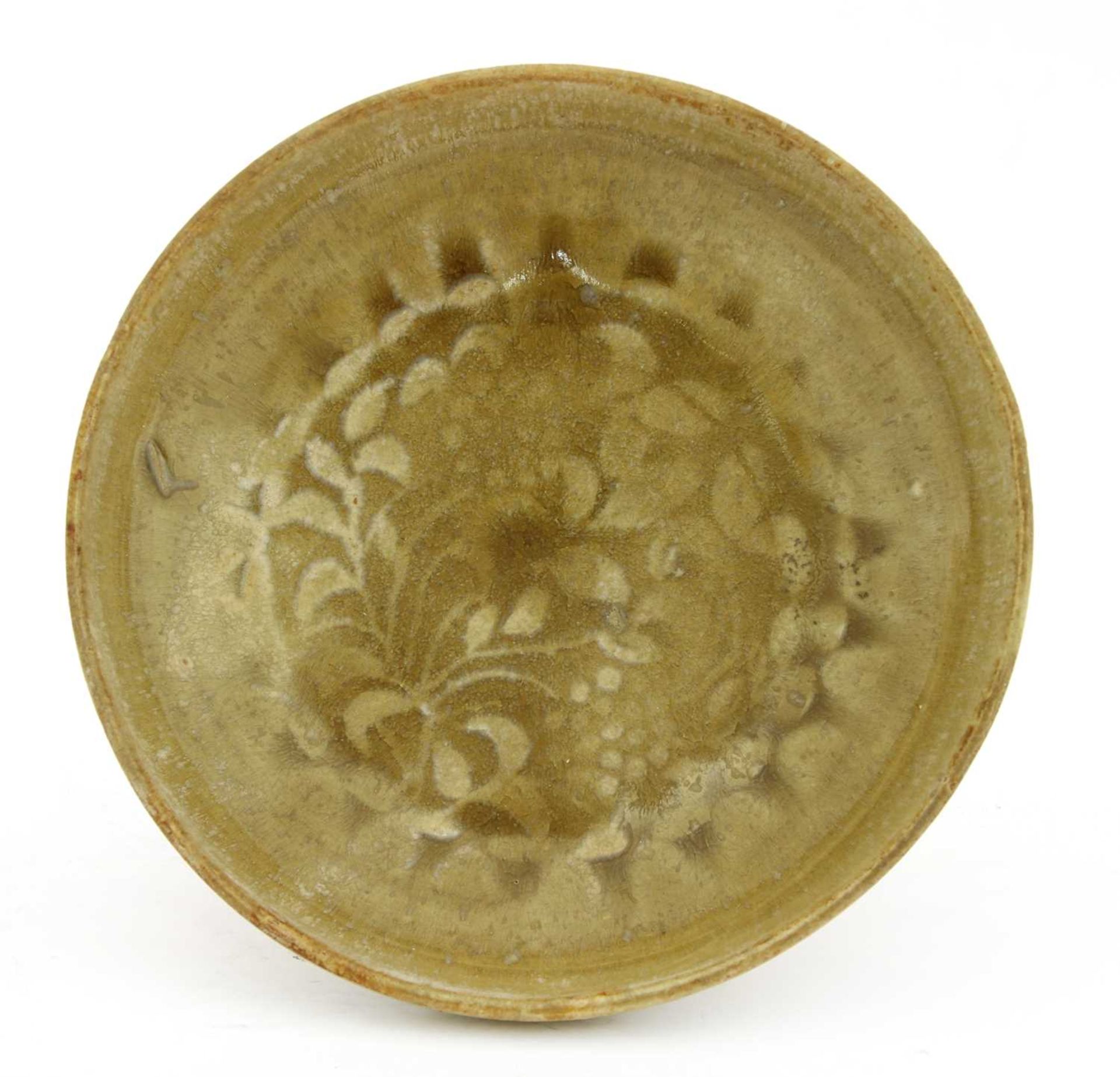 A Chinese Changsha ware saucer,