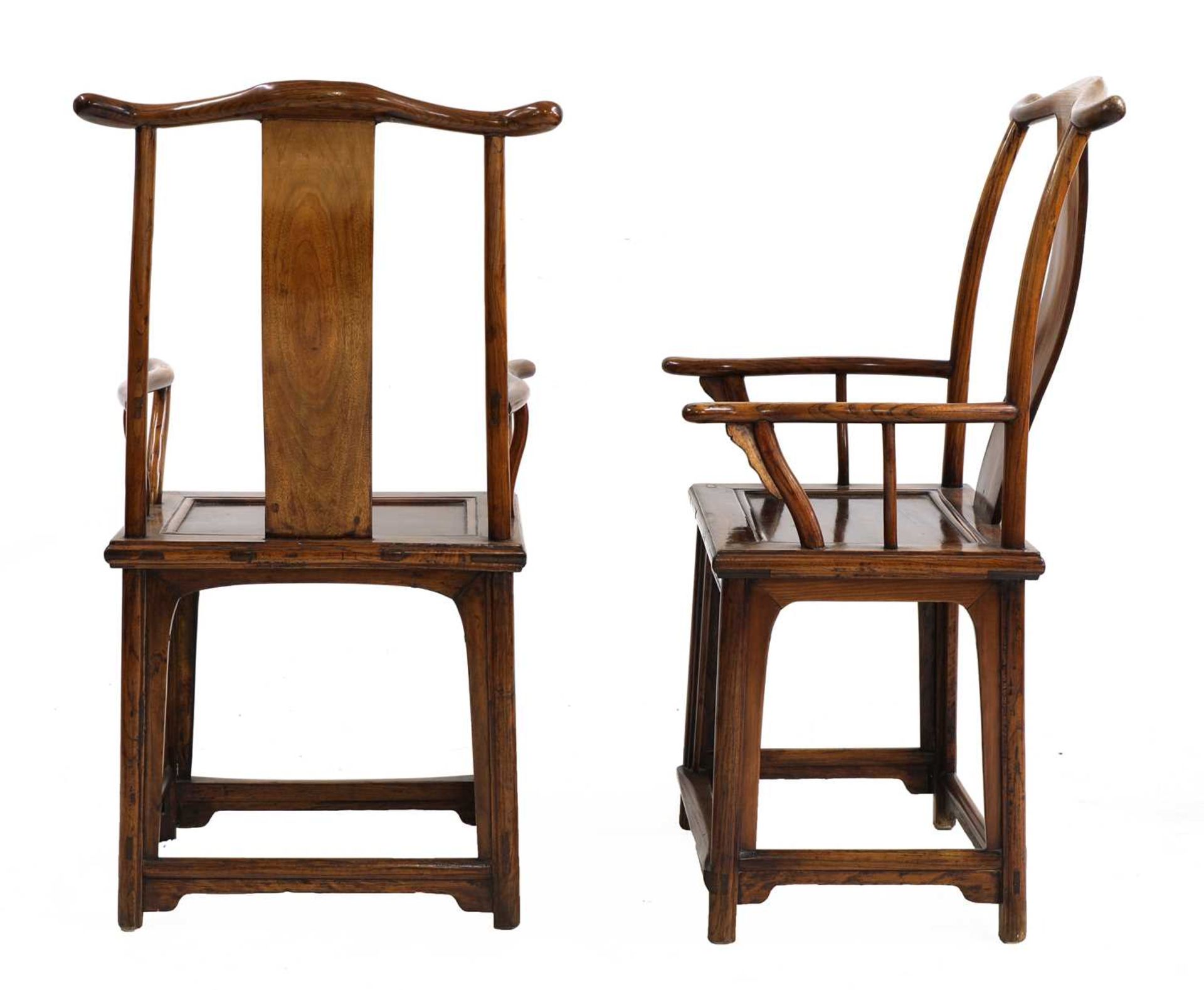 A pair of Chinese elm armchairs, - Bild 4 aus 6