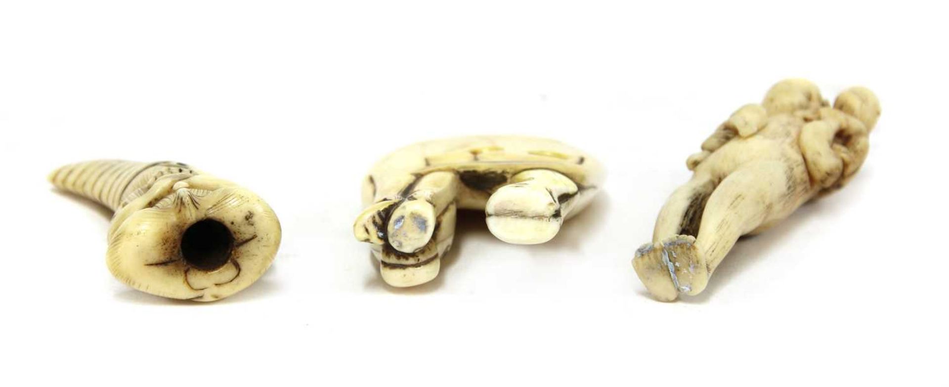 A collection of Japanese netsuke, - Image 3 of 3