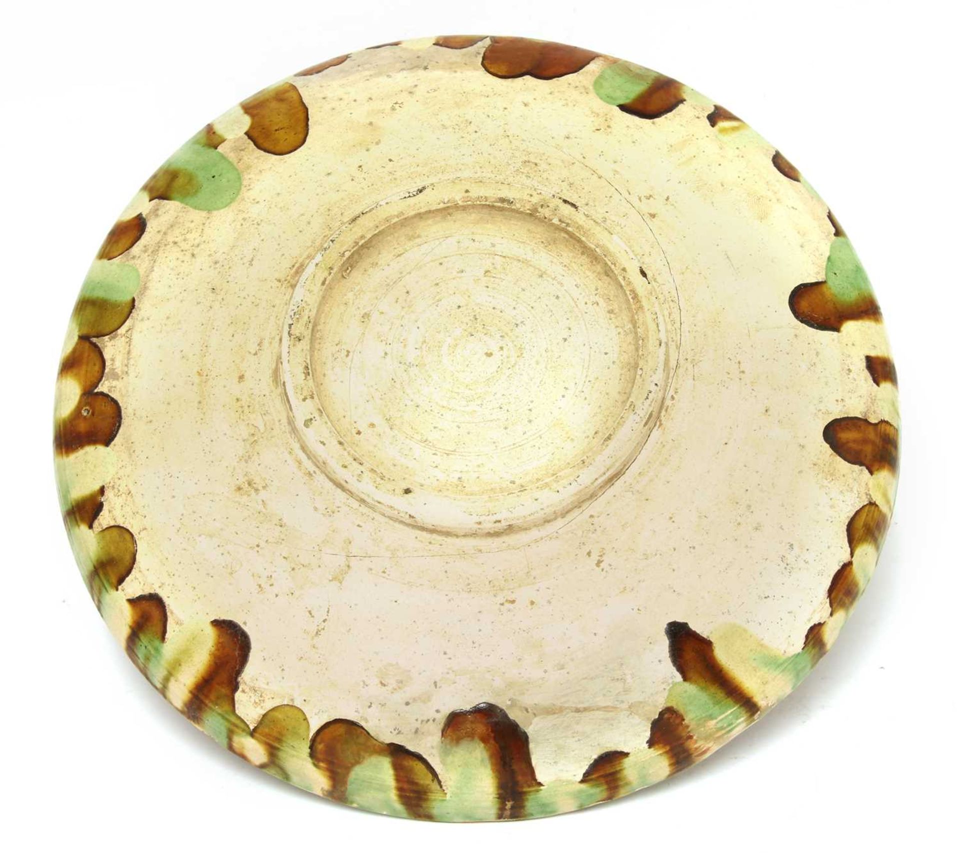 A Chinese sancai tazza, - Image 2 of 3