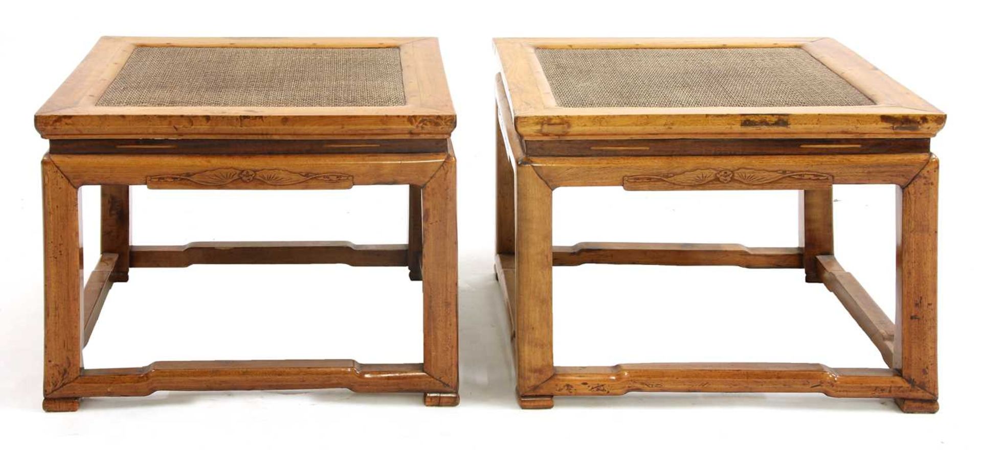 A pair of Chinese hardwood tables, - Bild 3 aus 6