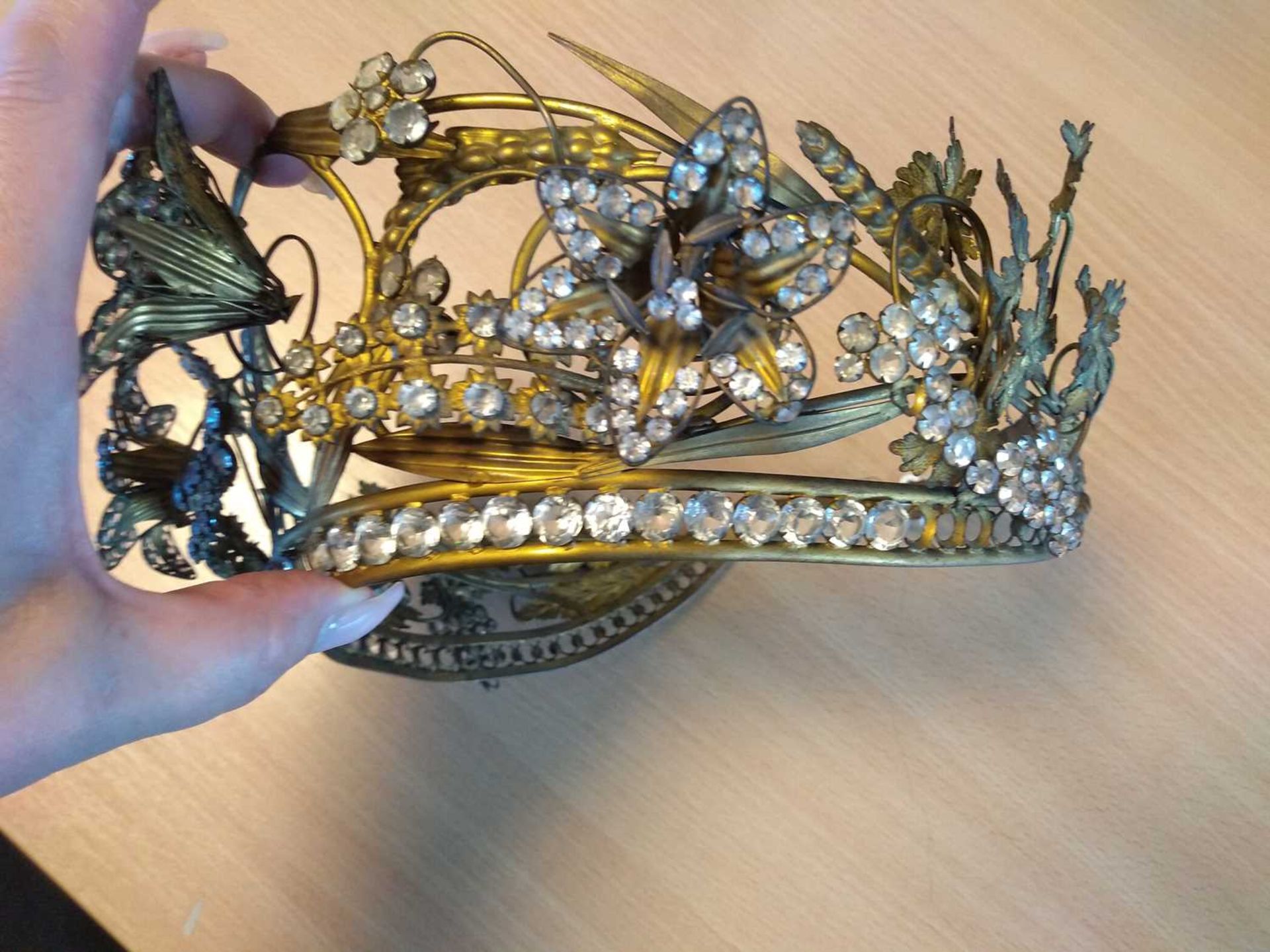 A Regency gilt metal and paste, en tremblant tiara or headdress, c.1810-1830, - Image 7 of 13