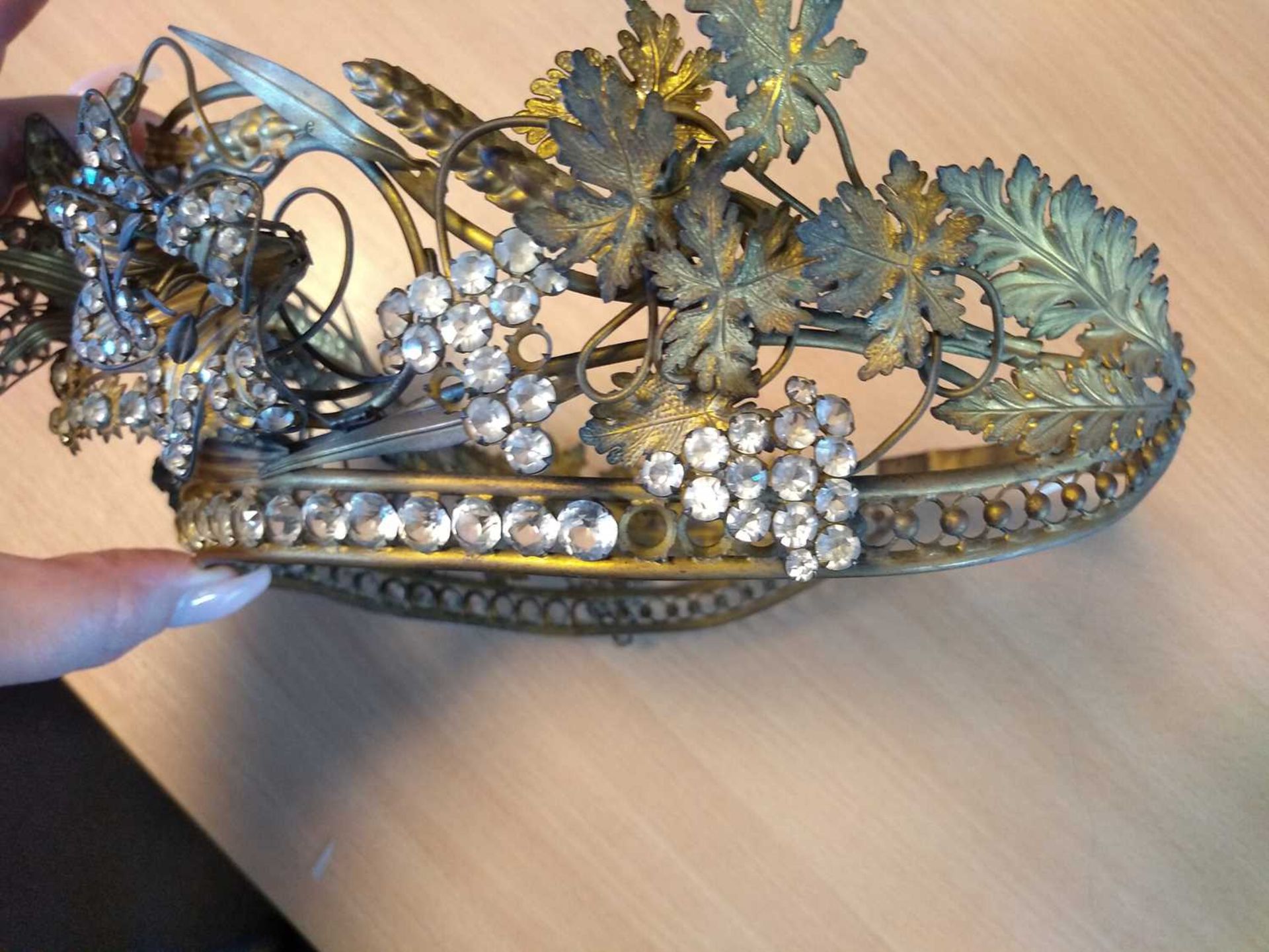 A Regency gilt metal and paste, en tremblant tiara or headdress, c.1810-1830, - Image 6 of 13