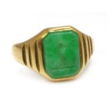 A gentlemen's 18ct gold Art Deco carved jade intaglio signet ring,