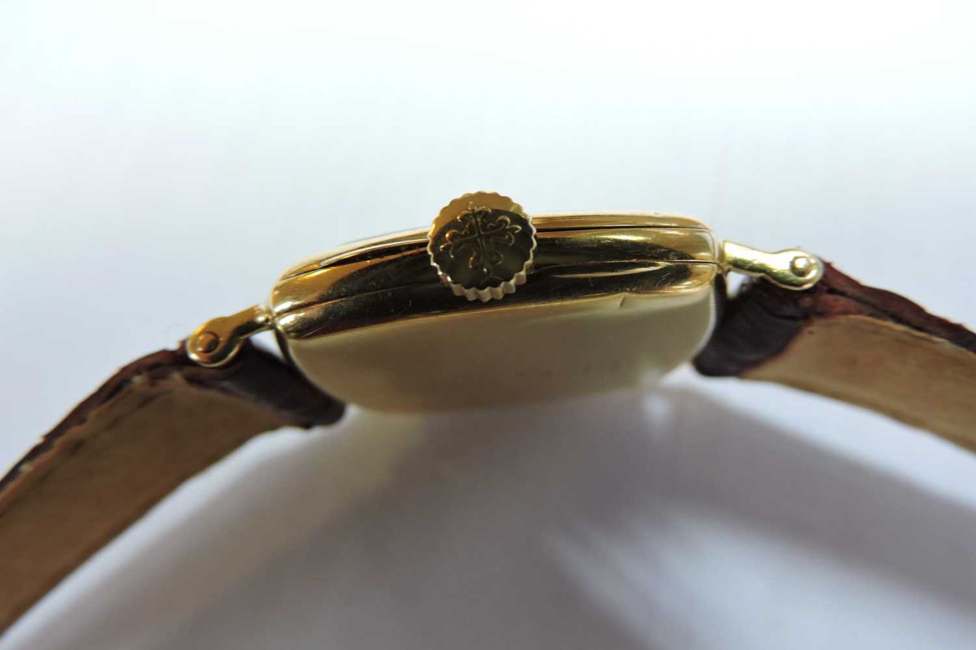 A gentlemen's 18ct gold Patek Philippe mechanical strap watch, - Image 7 of 9
