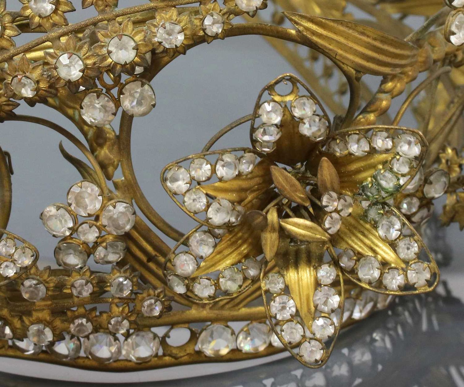 A Regency gilt metal and paste, en tremblant tiara or headdress, c.1810-1830, - Image 3 of 13