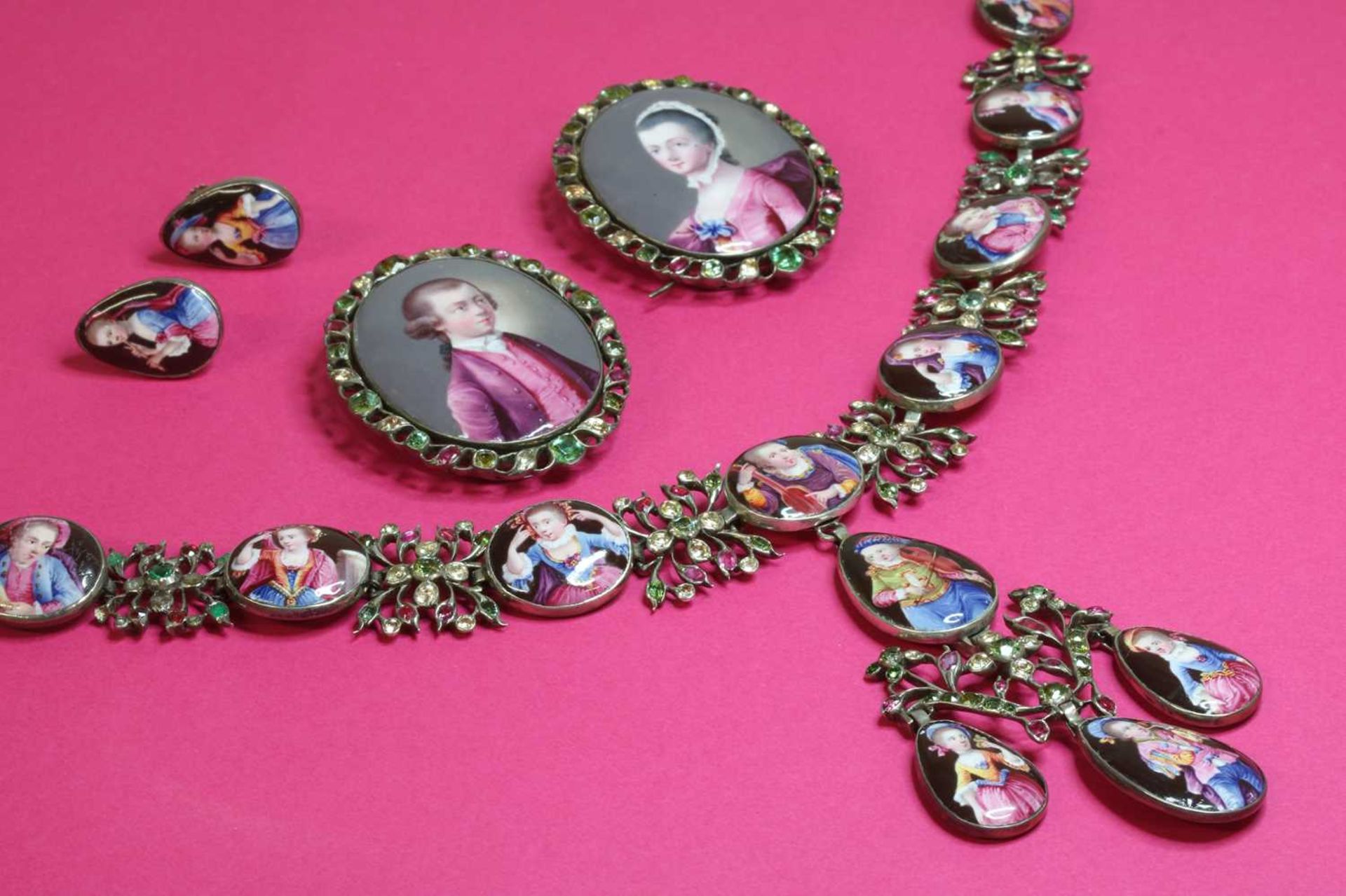 An 18th century enamelled portrait miniature necklace, earrings and pair of clasps, cased suite, - Image 2 of 6