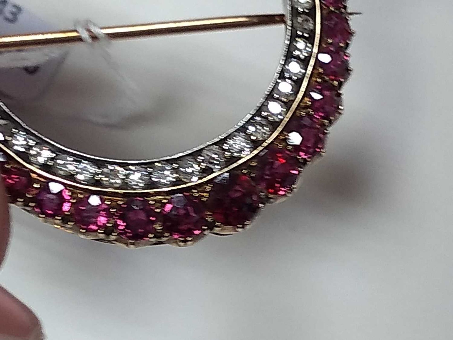 A late Victorian ruby and diamond closed crescent brooch, - Bild 6 aus 14