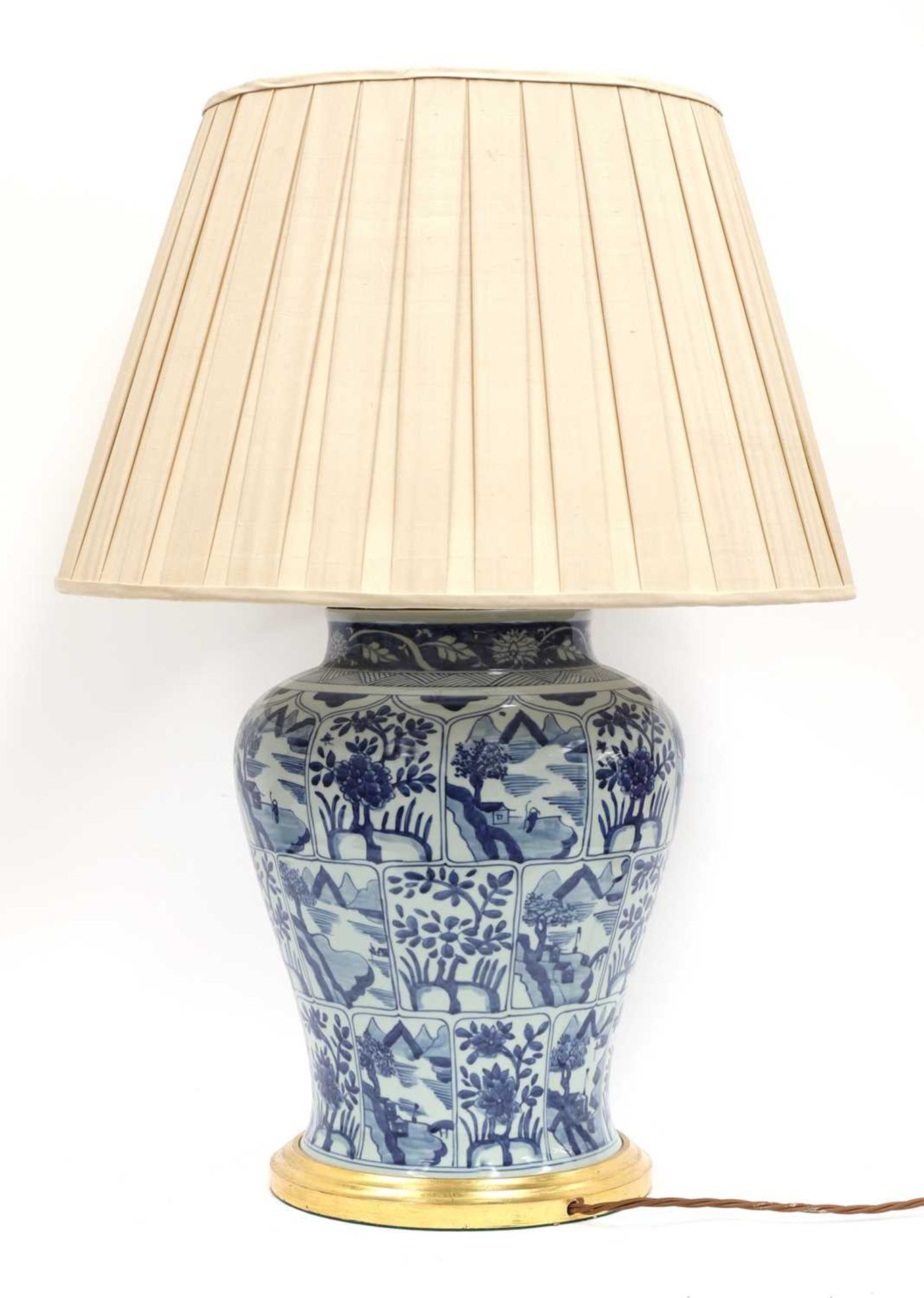 A large Japanese-style porcelain baluster table lamp, - Image 2 of 9