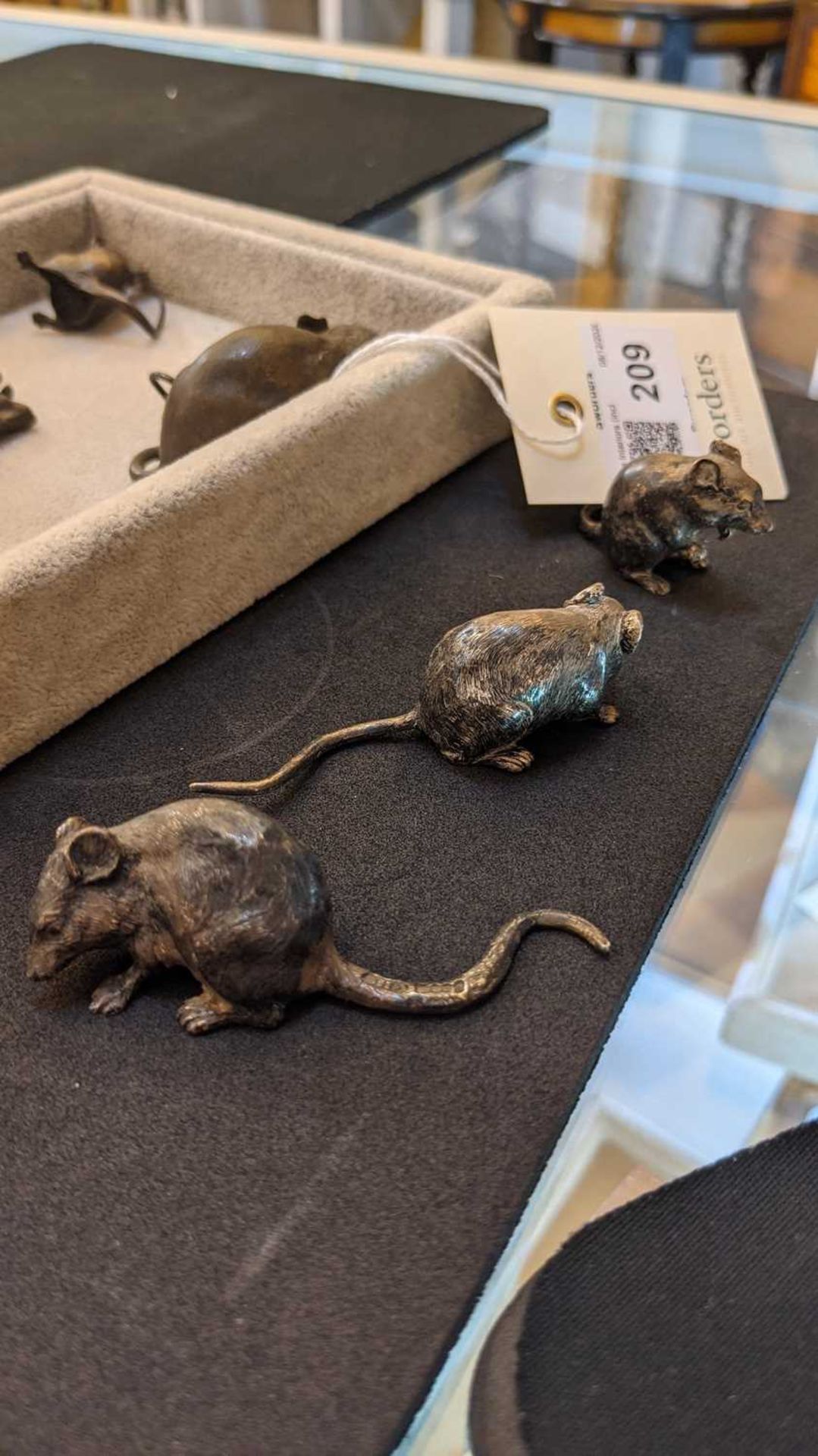 A collection of fourteen cold-painted bronze and lead mice and rats, - Image 11 of 13