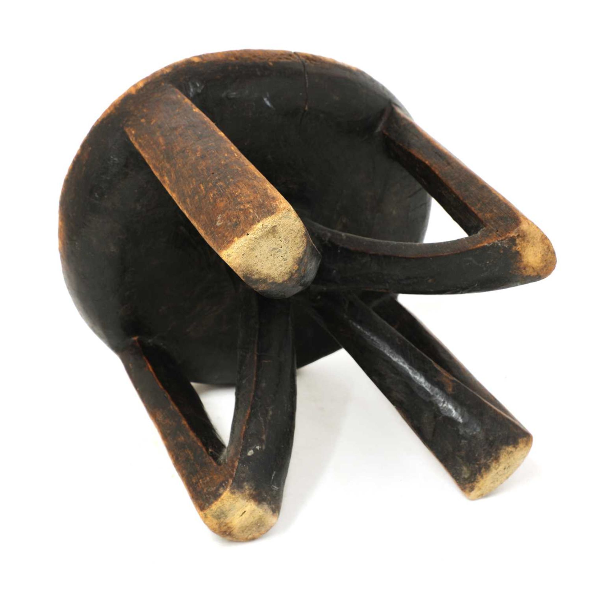 An East African tribal stool, - Image 4 of 4