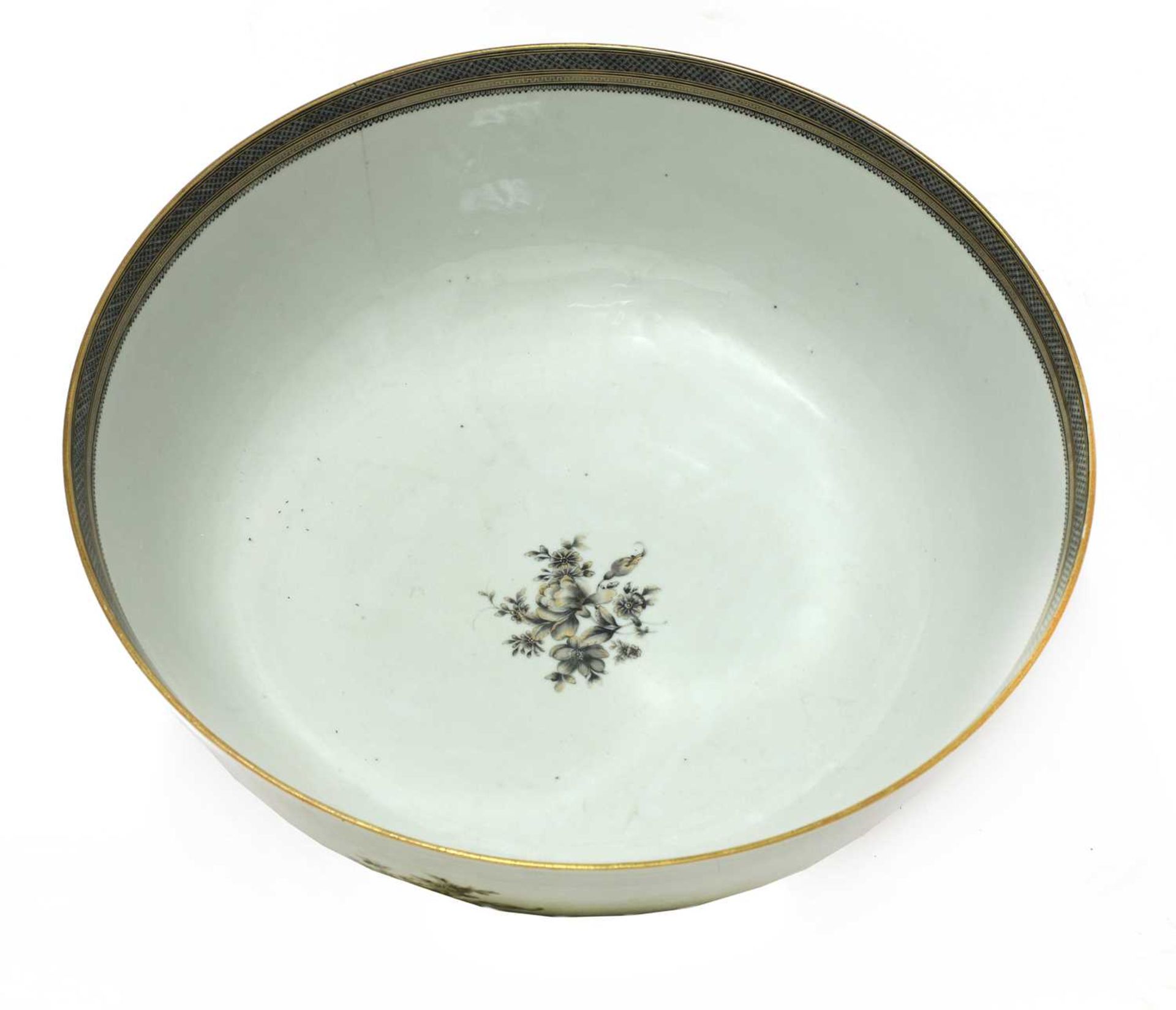 A large Chinese export porcelain punch bowl, - Image 4 of 5