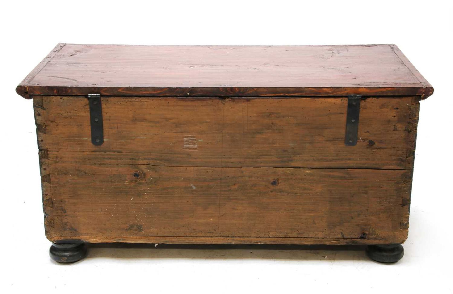A Continental painted pine coffer, - Image 7 of 7