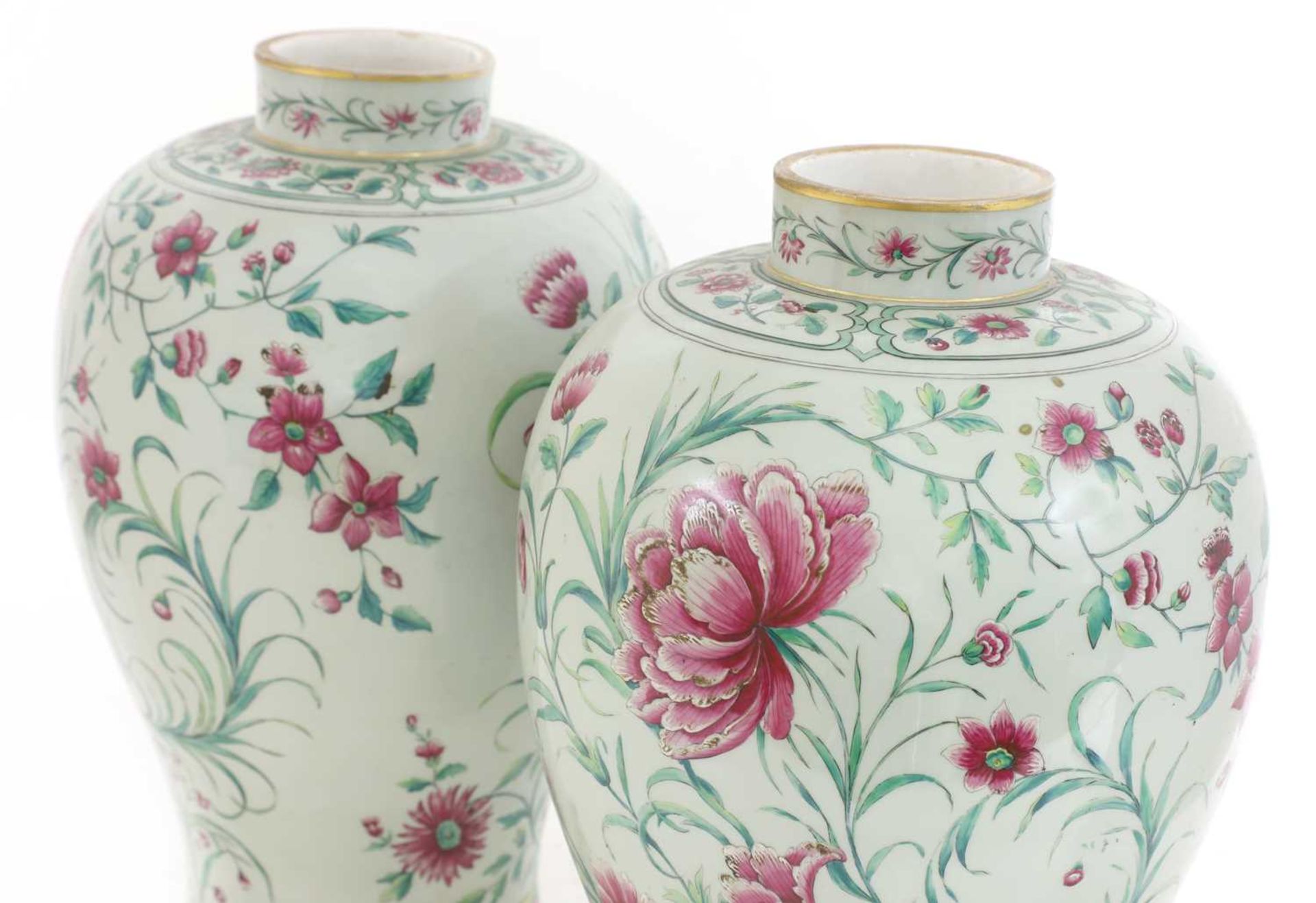 A pair of porcelain baluster vases, - Image 4 of 6