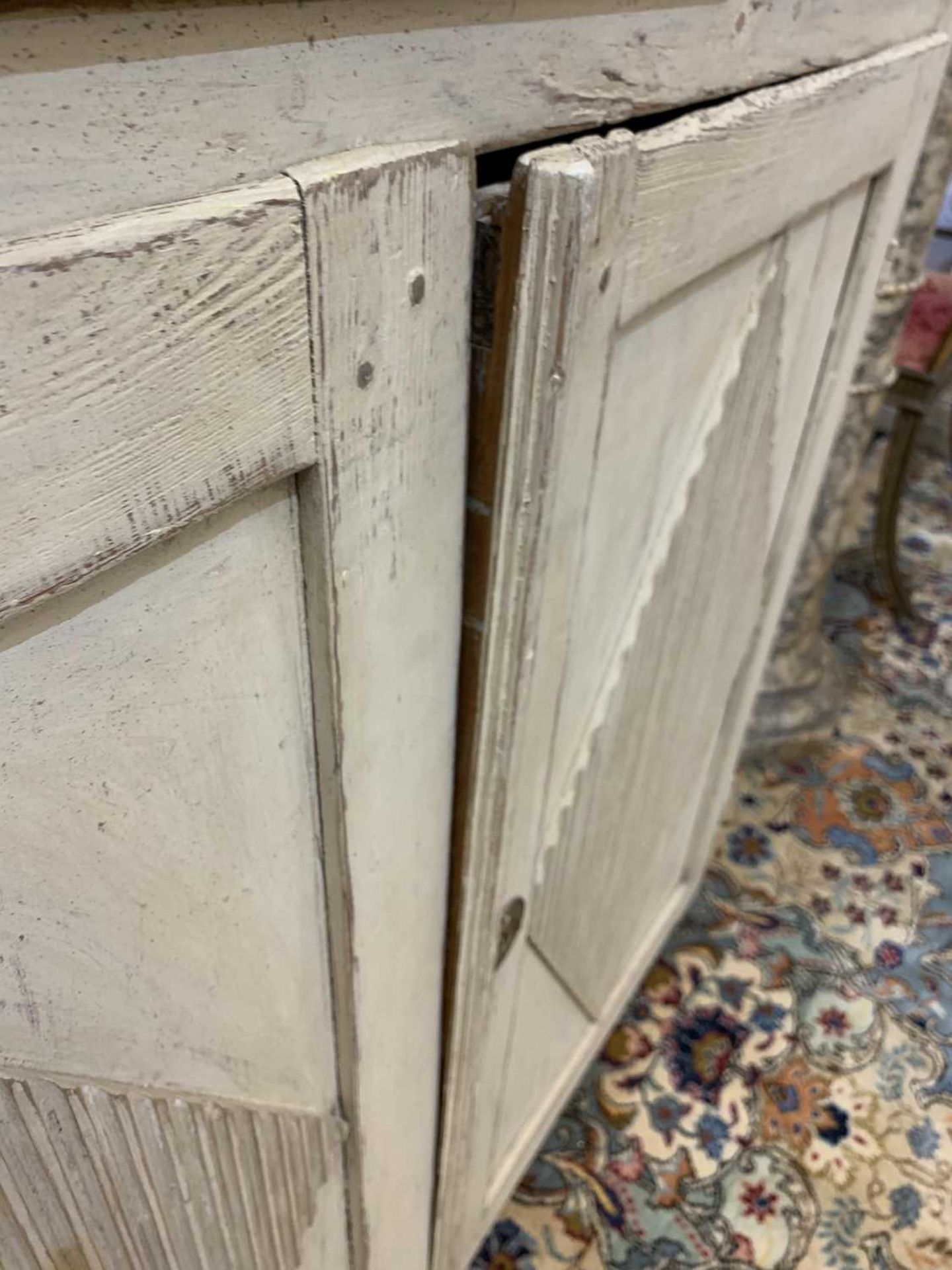 A Gustavian painted dresser, - Image 12 of 16