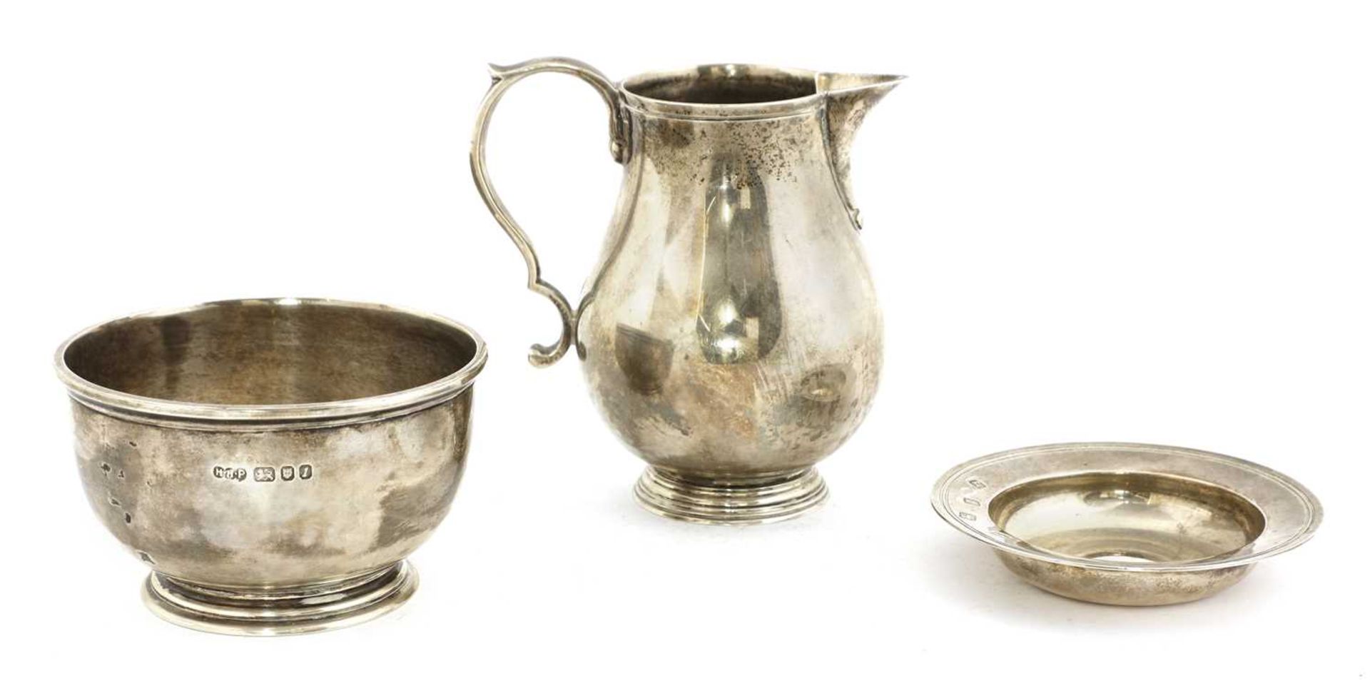 A silver jug, - Bild 2 aus 7