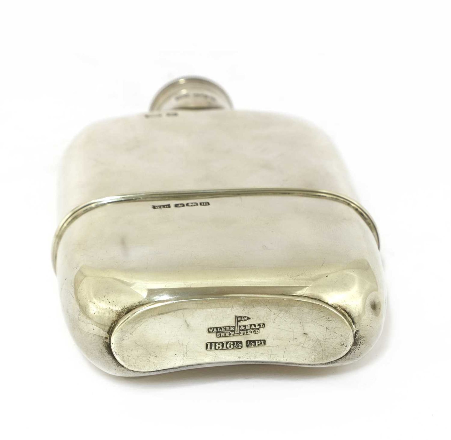 A George V silver spirit flask, - Image 3 of 3