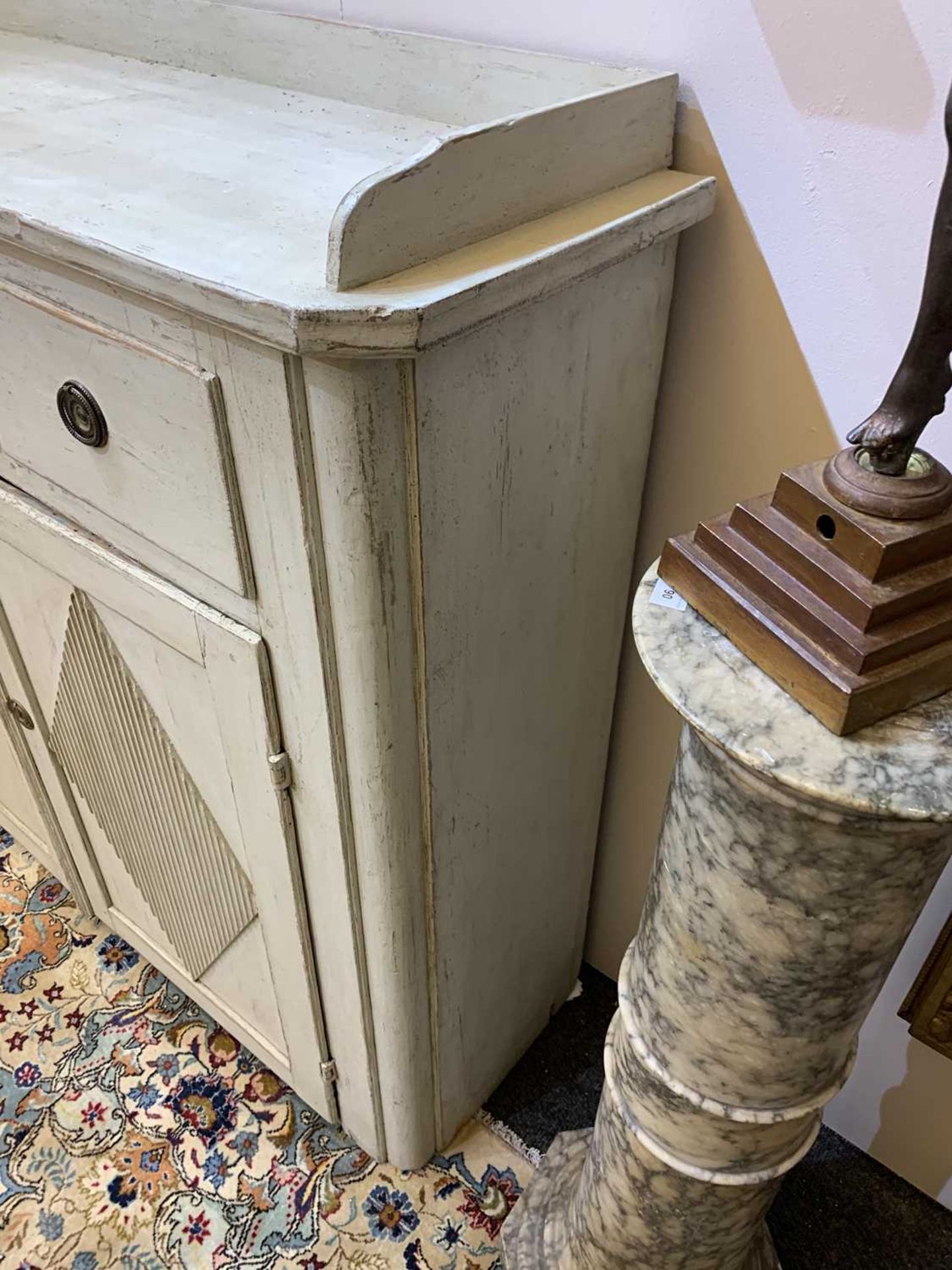 A Gustavian painted dresser, - Image 11 of 16