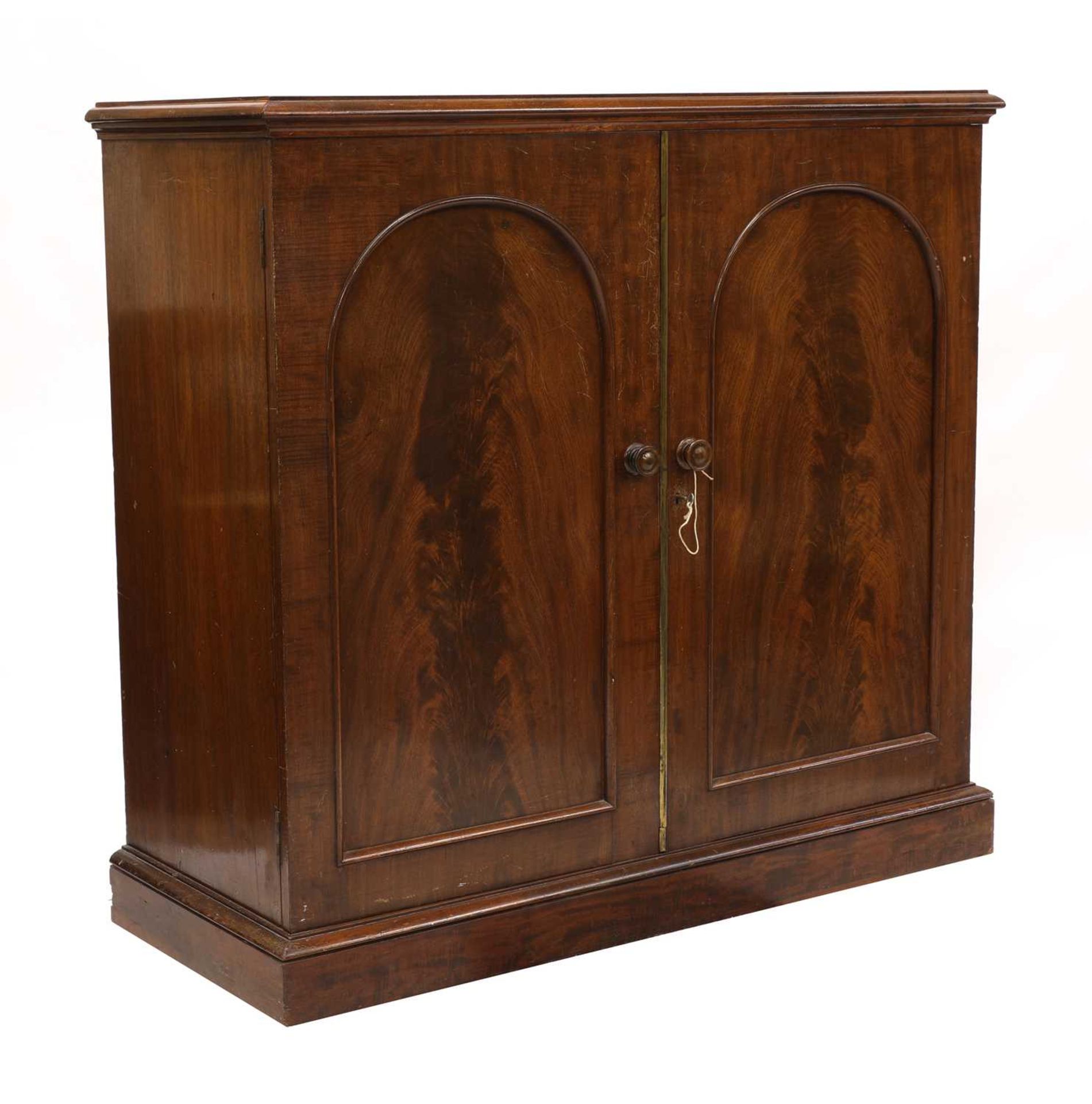 A large Victorian mahogany collector's cabinet, - Bild 3 aus 28