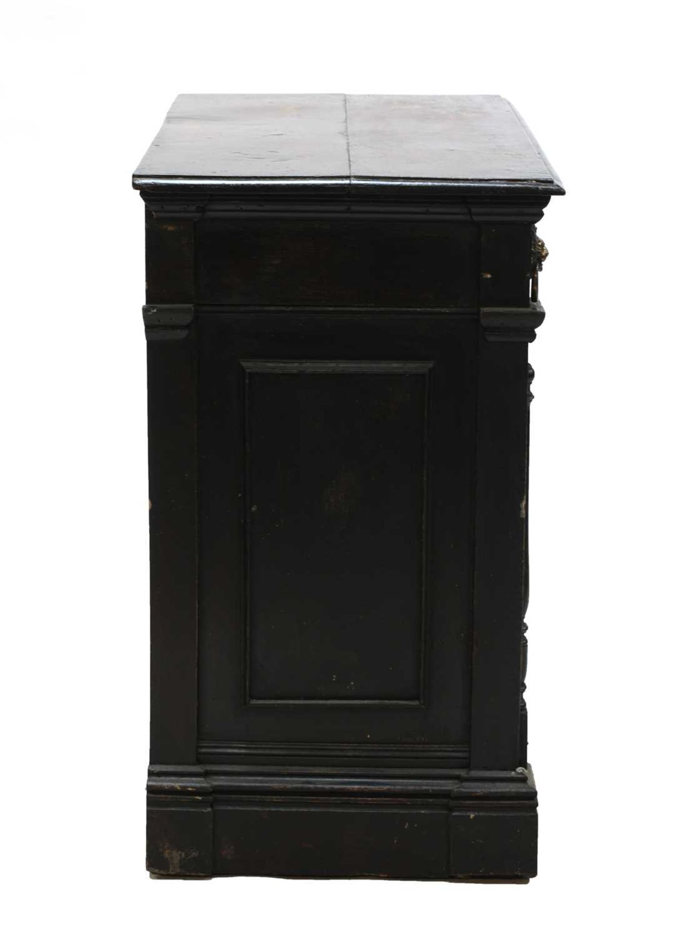 A Continental painted side cabinet - Image 2 of 7