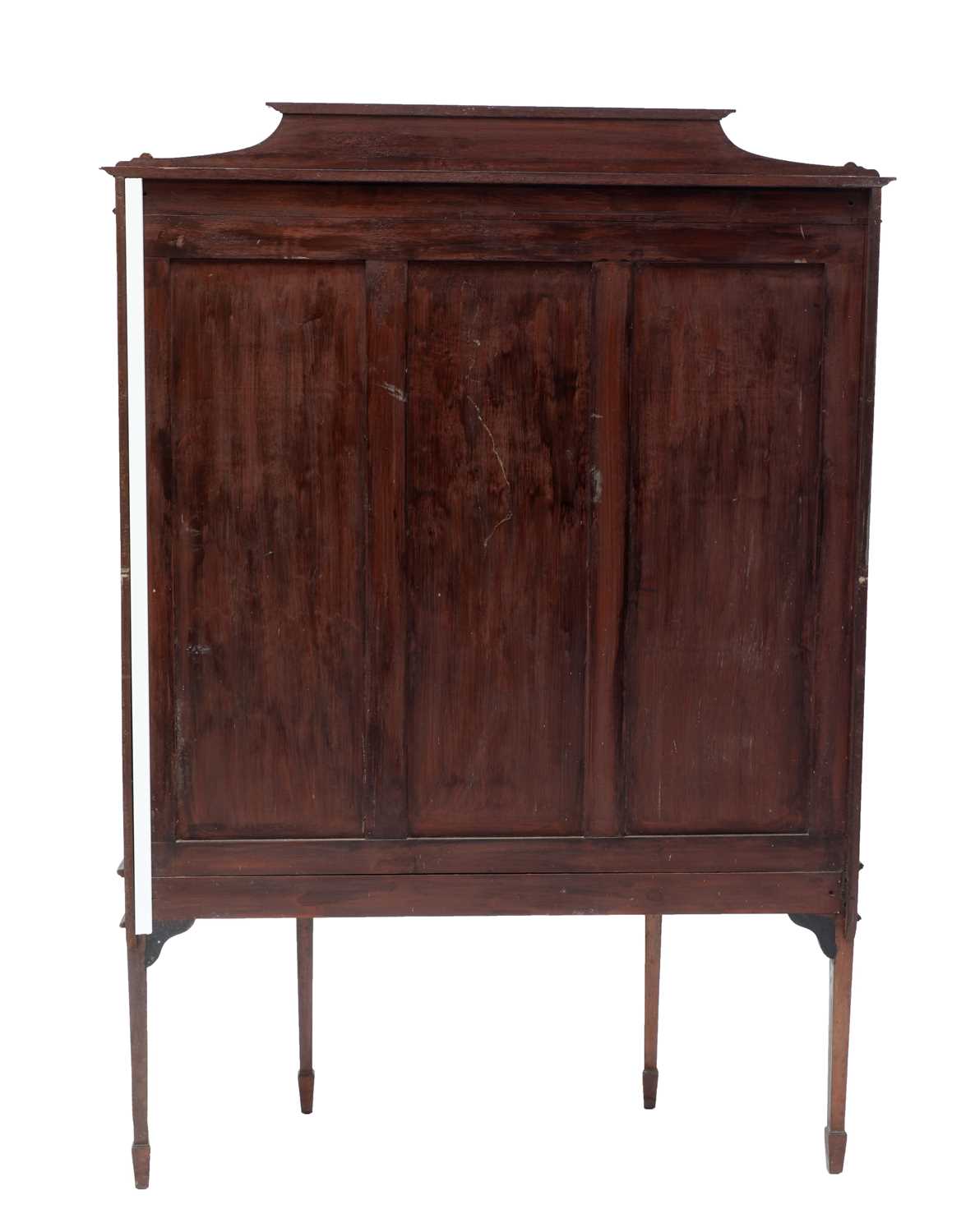 An Edwardian strung mahogany display cabinet - Image 3 of 3