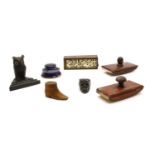 Desk accessories, comprising: 4 inkwells and 2 wooden blotters,