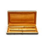 An 18 ct gold Parker fountain pen and propelling pencil,
