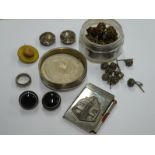 Various bijouterie to include filigree buttons, button brooches, including a pair of hardstone