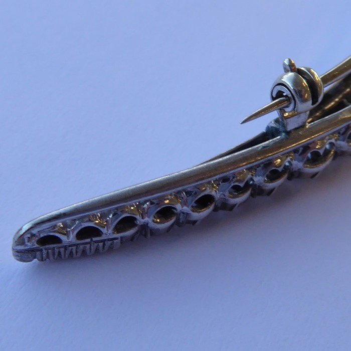 A very fine early 20th century platinum and 18-carat gold claw-set 19-stone diamond brooch of - Image 8 of 16