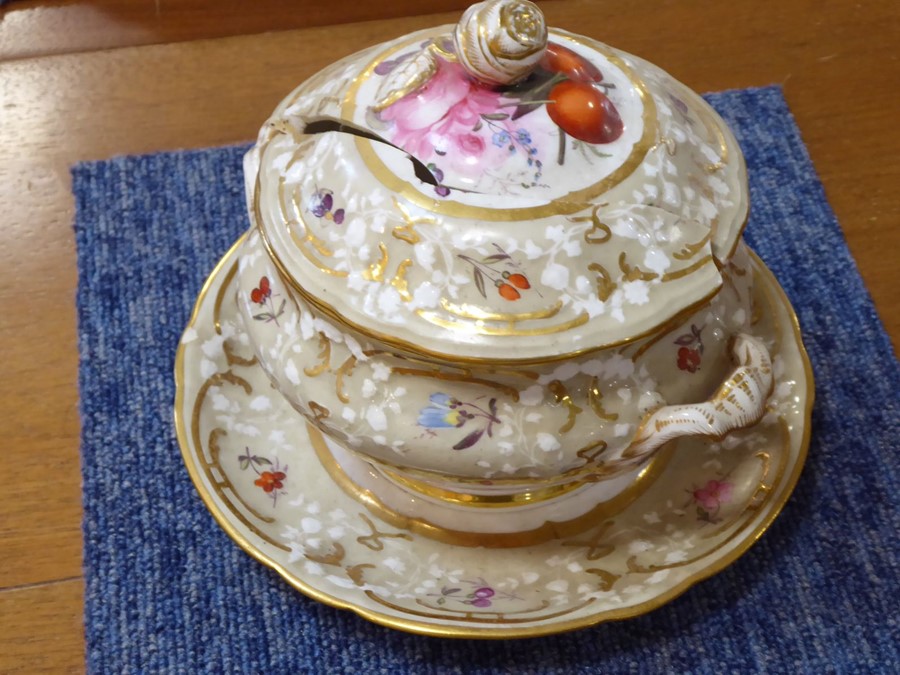 A fine early 19th century Coalport Feltspar porcelain dessert service comprising four square dishes, - Image 9 of 45