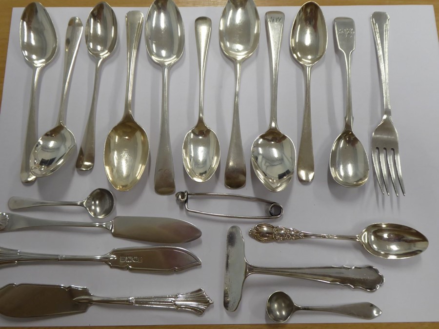 A selection of various Georgian teaspoons and other associated silverware (some later) to include - Image 2 of 2