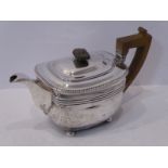 A George III period hallmarked silver teapot; assayed London 1808 (total approx. weight including