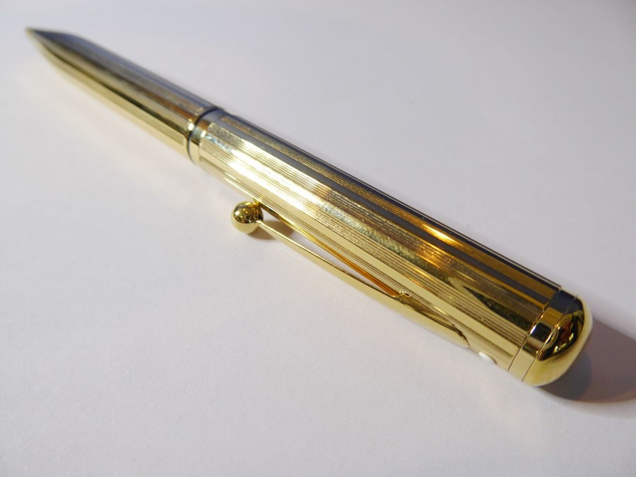 A Sheaffer gold-plated ballpoint pen in its original case and with lifetime guarantee card - Image 4 of 6