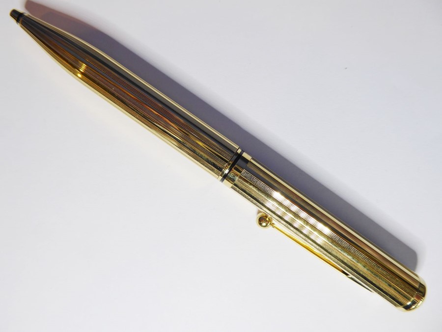 A Sheaffer gold-plated ballpoint pen in its original case and with lifetime guarantee card - Image 3 of 6