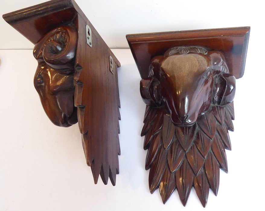 A pair of carved wood wall brackets modelled as ram's heads in Robert Adams style (32cm high) - Image 3 of 5